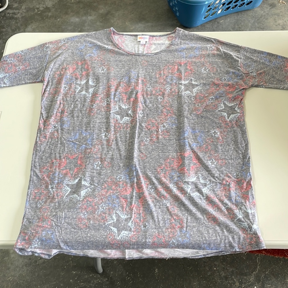 LuLaRoe shirt. Size large